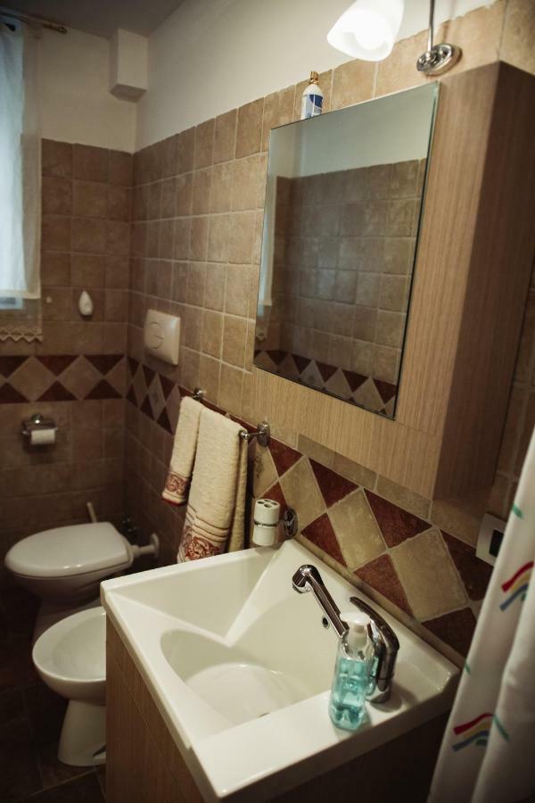 Allegretti'S House Venosa, Ospitalita E Accoglienza ภายนอก รูปภาพ
